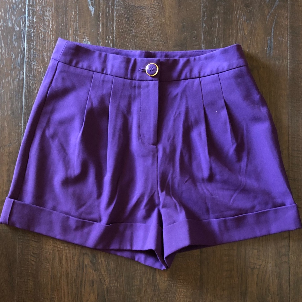 High Waisted pleaded shorts💜💜
